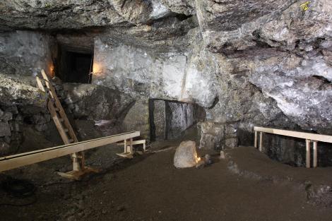 Photo no. 12 (13)
                                                         One of the Crystal Caves in the Wieliczka Salt Mine. Photo by R. Stachurski. Source: © Kopalnia Soli 'Wieliczka' S.A.
                            